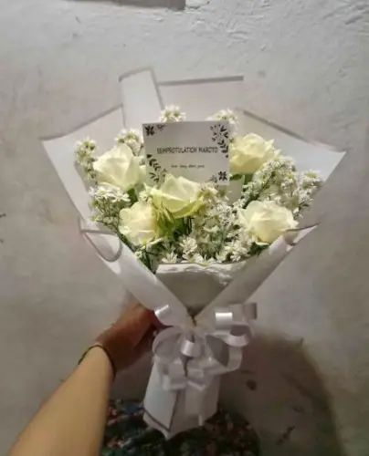 Buket Bunga Wisuda Murah di Rumah Duka Yos Sudarso Palangkaraya